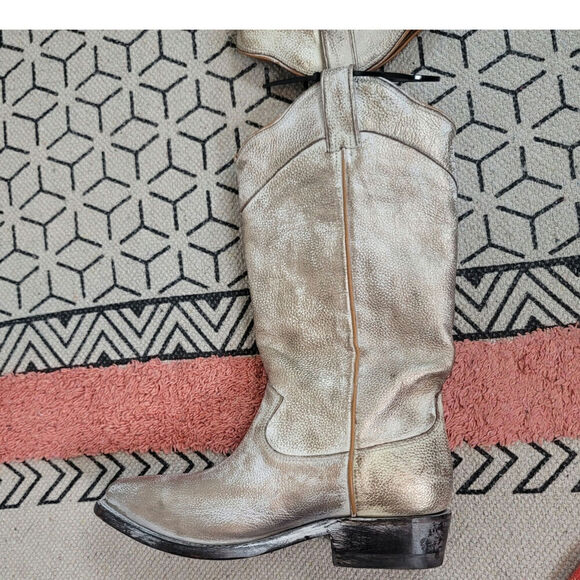 FRYE Billy Daisy Pull-On Leather Western Boots in Light Metallic Gold, sz 7 - Picture 9 of 16